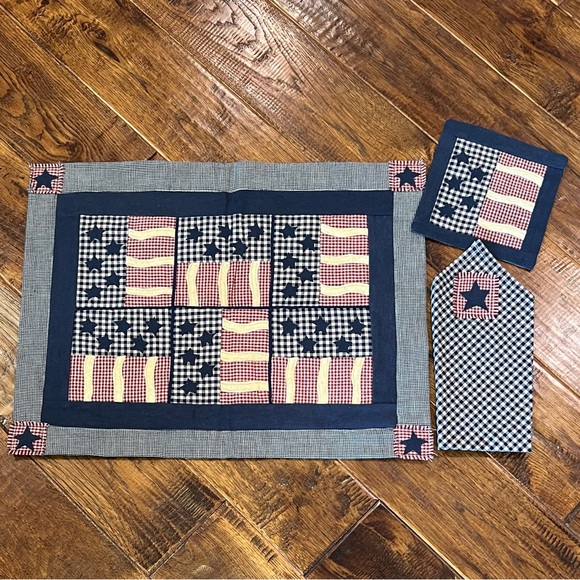 Navy and Red Americana Patchwork Quilted Table Topper Mat 3 Piece Set - Picture 1 of 4